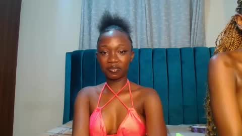 Snapshot of maeve_m chatting on December 20, 2024, 8:01 pm Maeve online show from December 20, 2024, 8:01 pm