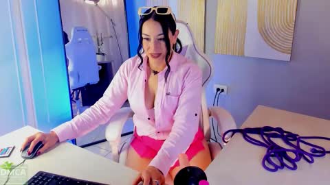 Maria Fernanda online show from November 18, 2025, 9:08 pm