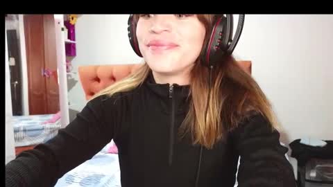 Snapshot of mafe_latina13 chatting on December 21, 2025, 12:12 pm Mafe online show from December 21, 2025, 12:12 pm