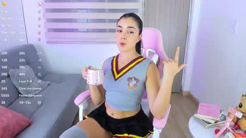 Eva online show from October 18, 2025, 9:26 pm