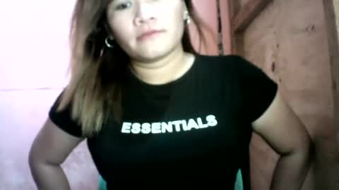 mages_1995 online show from June 18, 2026, 1:17 am