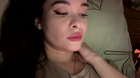 magggg658318 online show from September 18, 2025, 9:33 am