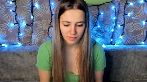 Snapshot of maggiecake chatting on December 20, 2024, 4:09 am Maggie online show from December 20, 2024, 4:09 am