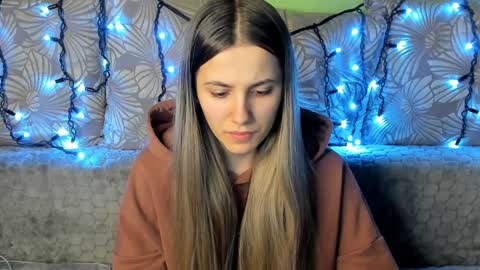 Snapshot of maggiecake chatting on December 26, 2024, 12:57 am Maggie online show from December 26, 2024, 12:57 am