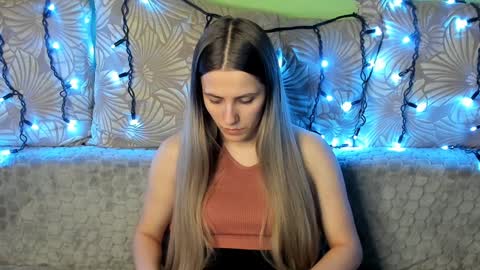 Snapshot of maggiecake chatting on January 24, 2025, 1:45 am Maggie online show from January 24, 2025, 1:45 am