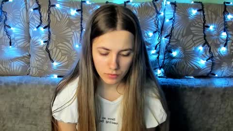 Snapshot of maggiecake chatting on March 4, 2025, 3:44 am Maggie online show from March 4, 2025, 3:44 am