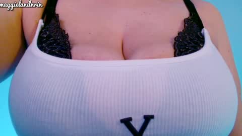 Maggie   online show from October 14, 2025, 2:01 am