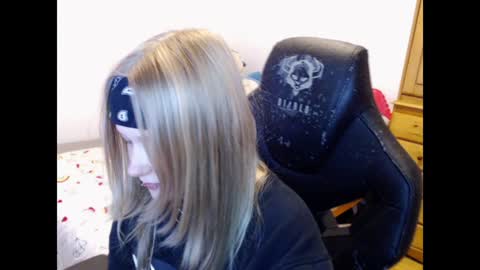 Magdalene Swaggy online show from January 12, 2025, 7:31 pm