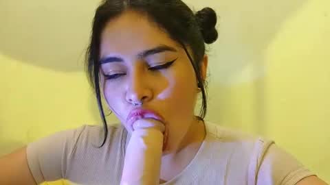 Snapshot of magic_alicee_ chatting on November 14, 2025, 3:16 am Alice online show from November 14, 2025, 3:16 am