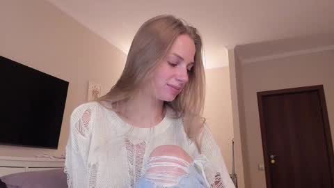 Snapshot of magic_couple13 chatting on December 3, 2024, 11:33 am Alice  online show from December 3, 2024, 11:33 am