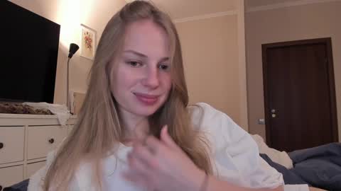 Snapshot of magic_couple13 chatting on December 16, 2024, 10:08 am Alice  online show from December 16, 2024, 10:08 am