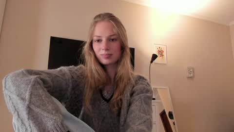 Snapshot of magic_couple13 chatting on January 23, 2025, 11:48 am Alice  online show from January 23, 2025, 11:48 am