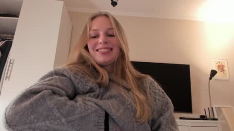 Snapshot of magic_couple13 chatting on January 23, 2025, 2:50 pm Alice  online show from January 23, 2025, 2:50 pm