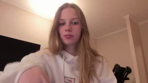 Snapshot of magic_couple13 chatting on February 13, 2025, 3:56 pm Alice  online show from February 13, 2025, 3:56 pm