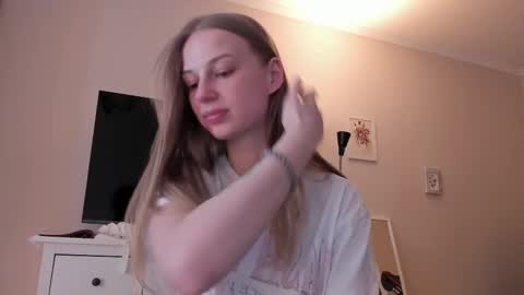 Snapshot of magic_couple13 chatting on February 21, 2025, 9:24 am Alice  online show from February 21, 2025, 9:24 am