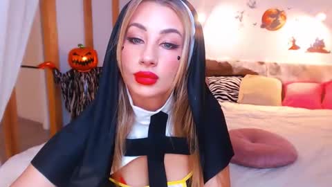 Hypnotizing online show from November 1, 2025, 2:35 am