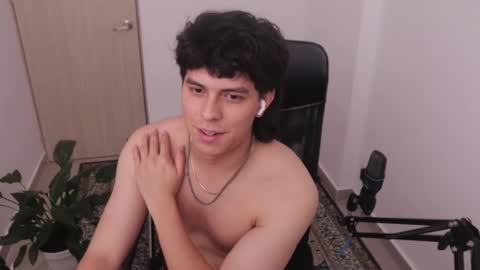 Snapshot of magic_tony chatting on February 2, 2026, 6:28 pm Tony Hoffa online show from February 2, 2026, 6:28 pm