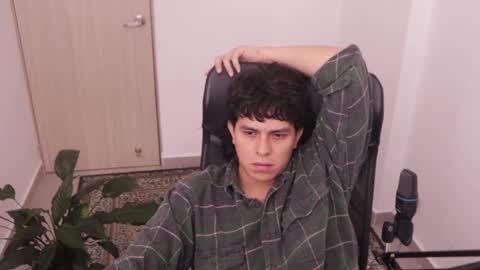 Snapshot of magic_tony chatting on February 4, 2026, 6:58 pm Tony Hoffa online show from February 4, 2026, 6:58 pm