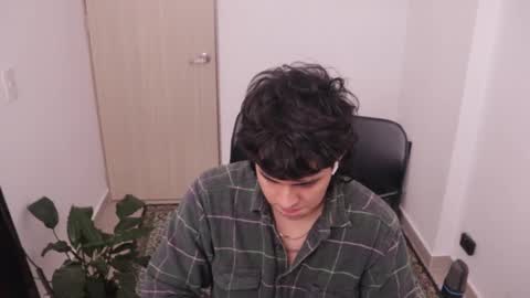 Snapshot of magic_tony chatting on February 8, 2026, 6:44 pm Tony Hoffa online show from February 8, 2026, 6:44 pm