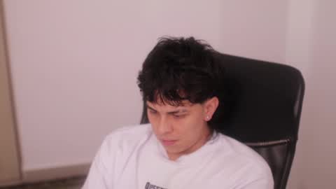 Snapshot of magic_tony chatting on February 15, 2026, 9:11 pm Tony Hoffa online show from February 15, 2026, 9:11 pm