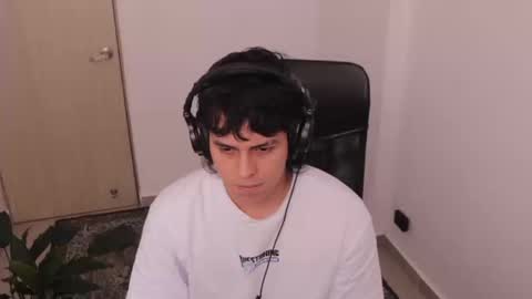 Snapshot of magic_tony chatting on February 24, 2026, 6:39 pm Tony Hoffa online show from February 24, 2026, 6:39 pm