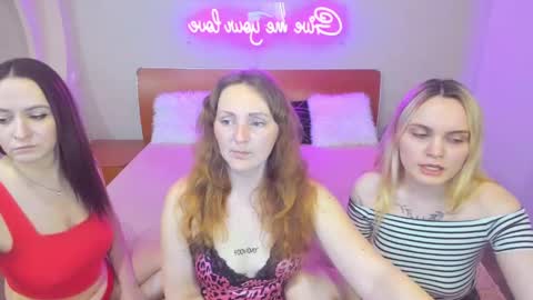 Lili and Bella online show from March 22, 2026, 7:45 am