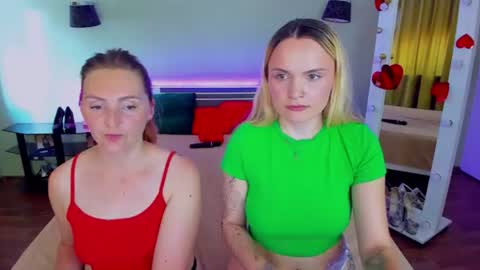 Lili and Bella online show from June 27, 2026, 12:22 pm
