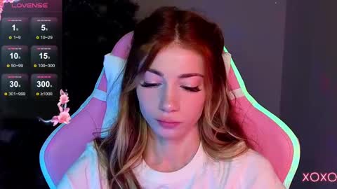 Snapshot of magicladyy chatting on December 29, 2024, 12:09 am Angel online show from December 29, 2024, 12:09 am