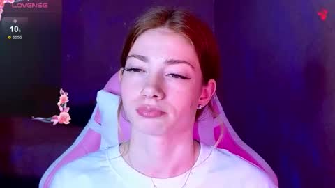 Snapshot of magicladyy chatting on October 15, 2025, 7:47 pm Angel online show from October 15, 2025, 7:47 pm