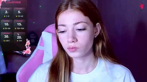 Snapshot of magicladyy chatting on October 19, 2025, 4:18 pm Angel online show from October 19, 2025, 4:18 pm