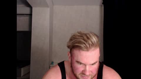 Snapshot of magicmax2017 chatting on February 17, 2025, 2:59 pm magicmax2017 online show from February 17, 2025, 2:59 pm