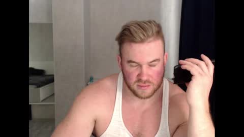 Snapshot of magicmax2017 chatting on February 18, 2025, 1:22 pm magicmax2017 online show from February 18, 2025, 1:22 pm