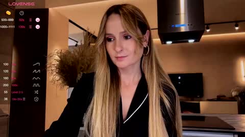 Snapshot of magicpeaach chatting on December 12, 2024, 7:48 pm magicpeaach online show from December 12, 2024, 7:48 pm