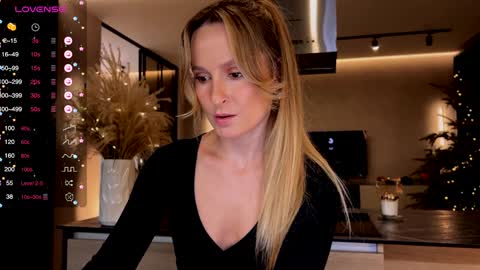 Snapshot of magicpeaach chatting on January 16, 2025, 10:02 pm magicpeaach online show from January 16, 2025, 10:02 pm