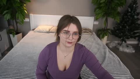 Snapshot of magicpeachhs chatting on December 11, 2024, 6:58 am Emily online show from December 11, 2024, 6:58 am