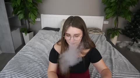 Snapshot of magicpeachhs chatting on December 11, 2024, 10:03 am Emily online show from December 11, 2024, 10:03 am