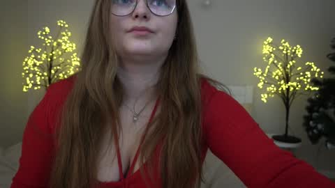 Snapshot of magicpeachhs chatting on January 9, 2025, 2:07 pm Emily online show from January 9, 2025, 2:07 pm