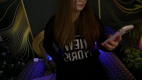 Snapshot of magicpeachhs chatting on January 17, 2025, 2:07 pm Emily online show from January 17, 2025, 2:07 pm