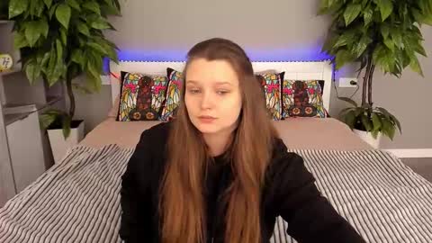 Snapshot of magicpeachhs chatting on September 9, 2025, 8:03 am Emily online show from September 9, 2025, 8:03 am