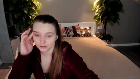 Snapshot of magicpeachhs chatting on September 19, 2025, 12:39 pm Emily online show from September 19, 2025, 12:39 pm