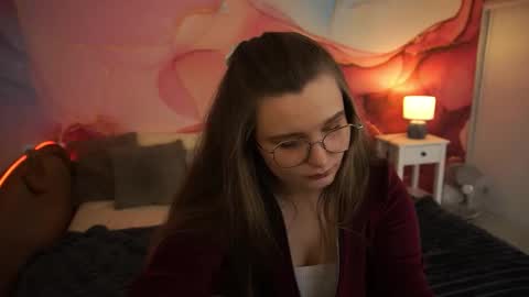 Snapshot of magicpeachhs chatting on October 8, 2025, 1:20 pm Emily online show from October 8, 2025, 1:20 pm