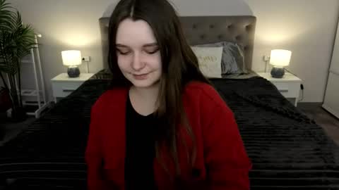 Snapshot of magicpeachhs chatting on March 11, 2026, 2:56 pm Emily online show from March 11, 2026, 2:56 pm