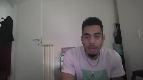 Snapshot of magicsempai chatting on December 10, 2024, 11:54 am Magicsempai online show from December 10, 2024, 11:54 am