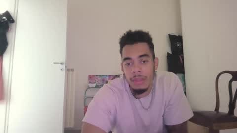 Snapshot of magicsempai chatting on December 16, 2024, 12:06 pm Magicsempai online show from December 16, 2024, 12:06 pm