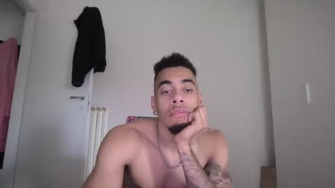 Snapshot of magicsempai chatting on December 19, 2024, 12:23 pm Magicsempai online show from December 19, 2024, 12:23 pm