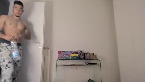 Snapshot of magicsempai chatting on January 9, 2025, 11:58 am Magicsempai online show from January 9, 2025, 11:58 am