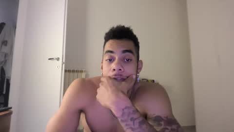 Snapshot of magicsempai chatting on January 10, 2025, 12:15 pm Magicsempai online show from January 10, 2025, 12:15 pm