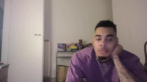 Snapshot of magicsempai chatting on February 24, 2025, 12:05 pm Magicsempai online show from February 24, 2025, 12:05 pm