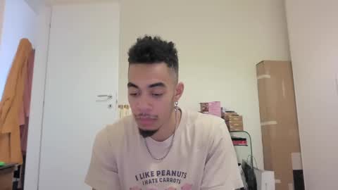 Snapshot of magicsempai chatting on March 3, 2025, 11:55 am Magicsempai online show from March 3, 2025, 11:55 am