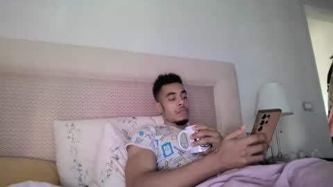 Snapshot of magicsempai chatting on March 6, 2025, 3:02 pm Magicsempai online show from March 6, 2025, 3:02 pm